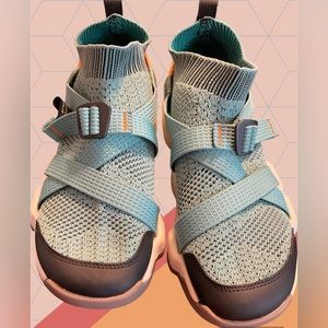 Chaco Z Ronin mint green athletic High Traction Size 8